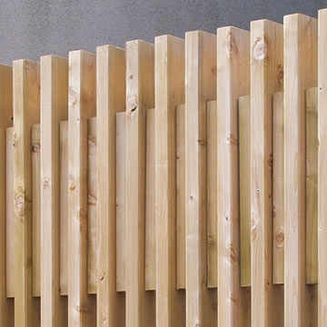 クロスポールフェンス 木べえさん。杉ヒノキの角材で作る縦格子フェンス。防腐処理で長寿命、リバーシブル。